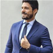 Avvocato penalista che impartisce lezioni di diritto penale, procedura penale, diritto civile e altro